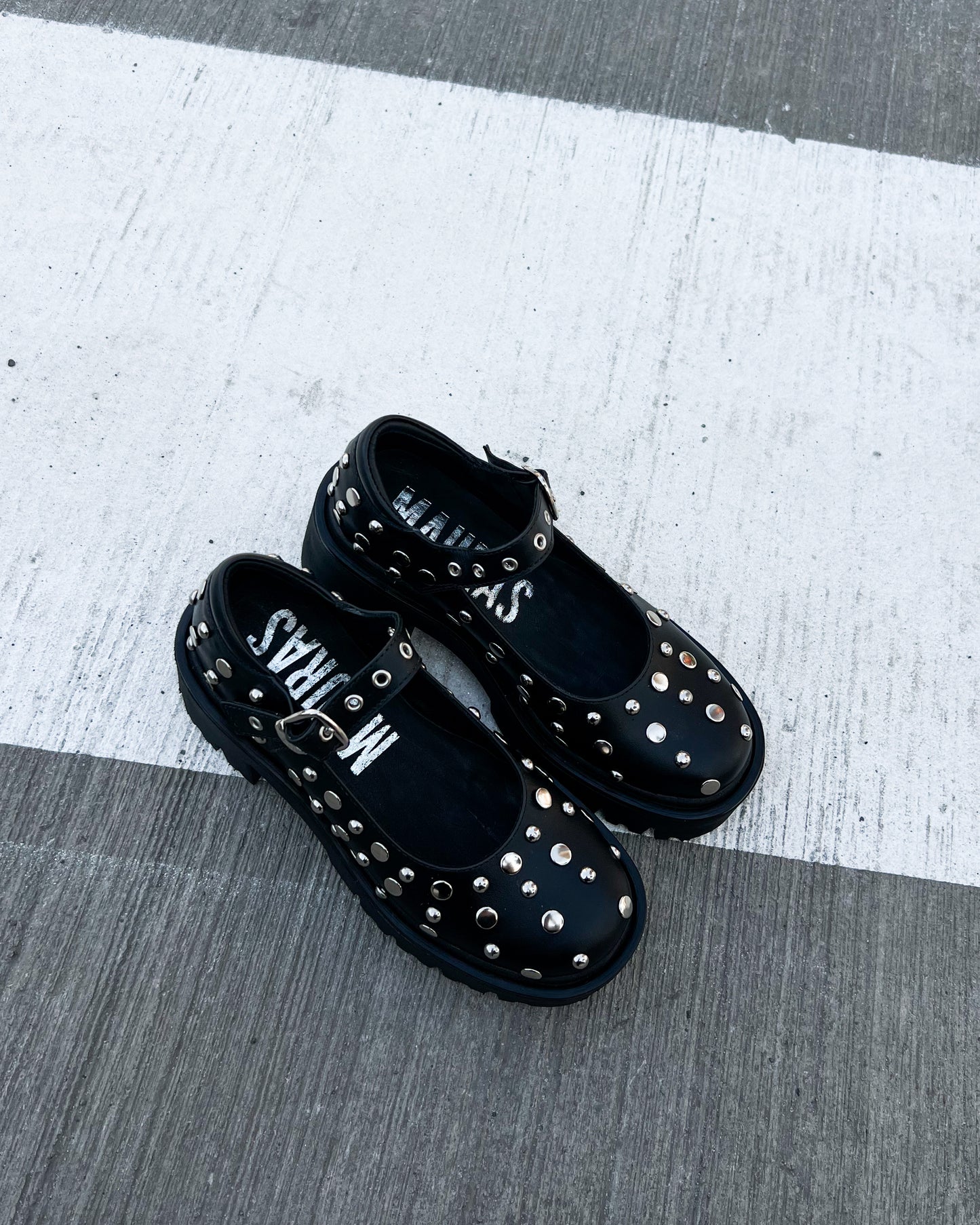 STUDDED FLATS