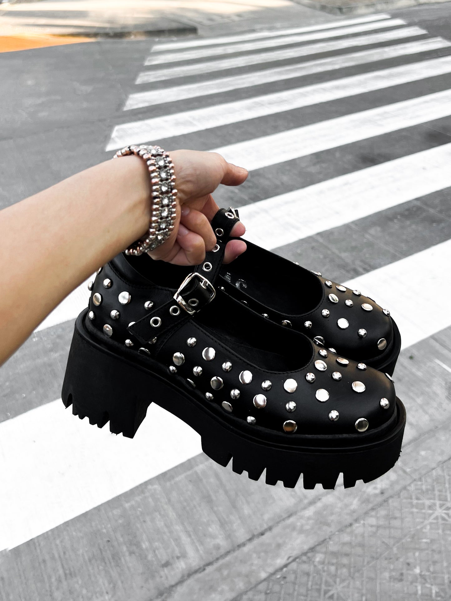 STUDDED FLATS